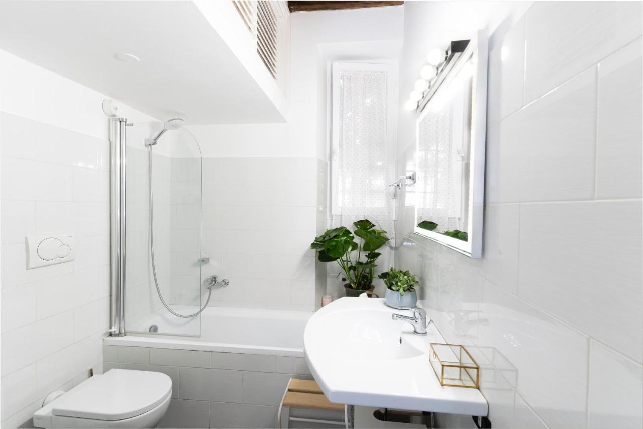 Quiet Trevi Fountain Apartment With Patio And Backyard Roma Exterior foto