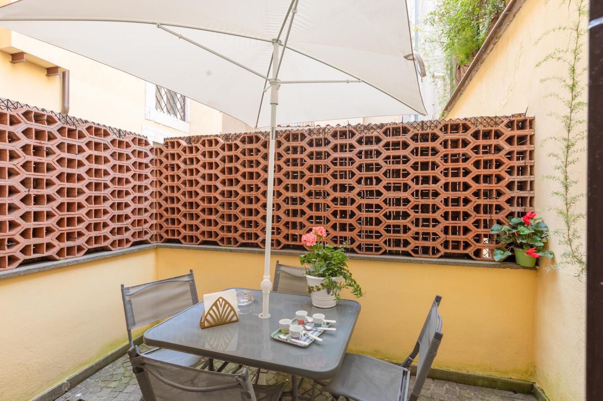Quiet Trevi Fountain Apartment With Patio And Backyard Roma Exterior foto