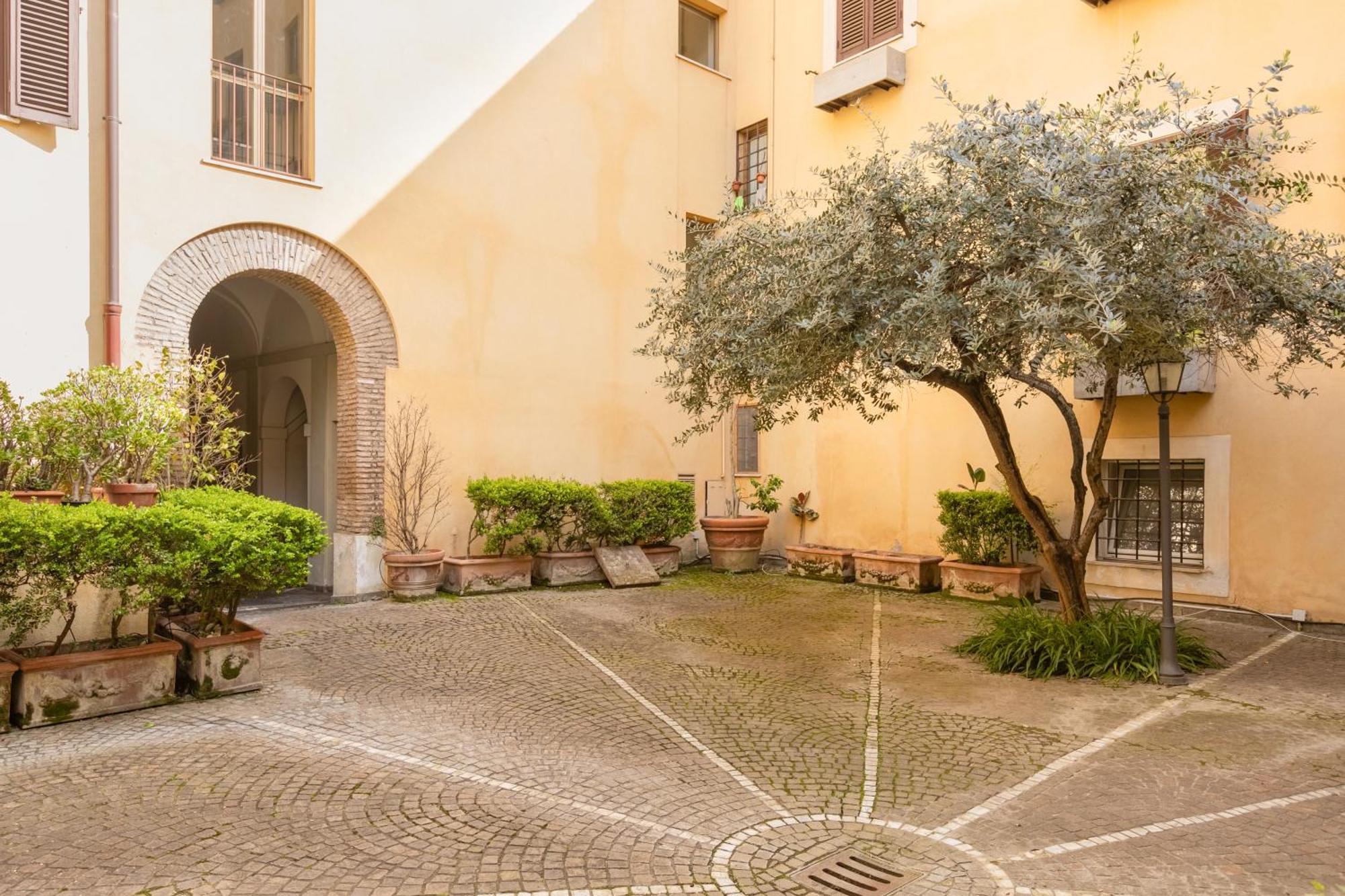 Quiet Trevi Fountain Apartment With Patio And Backyard Roma Exterior foto