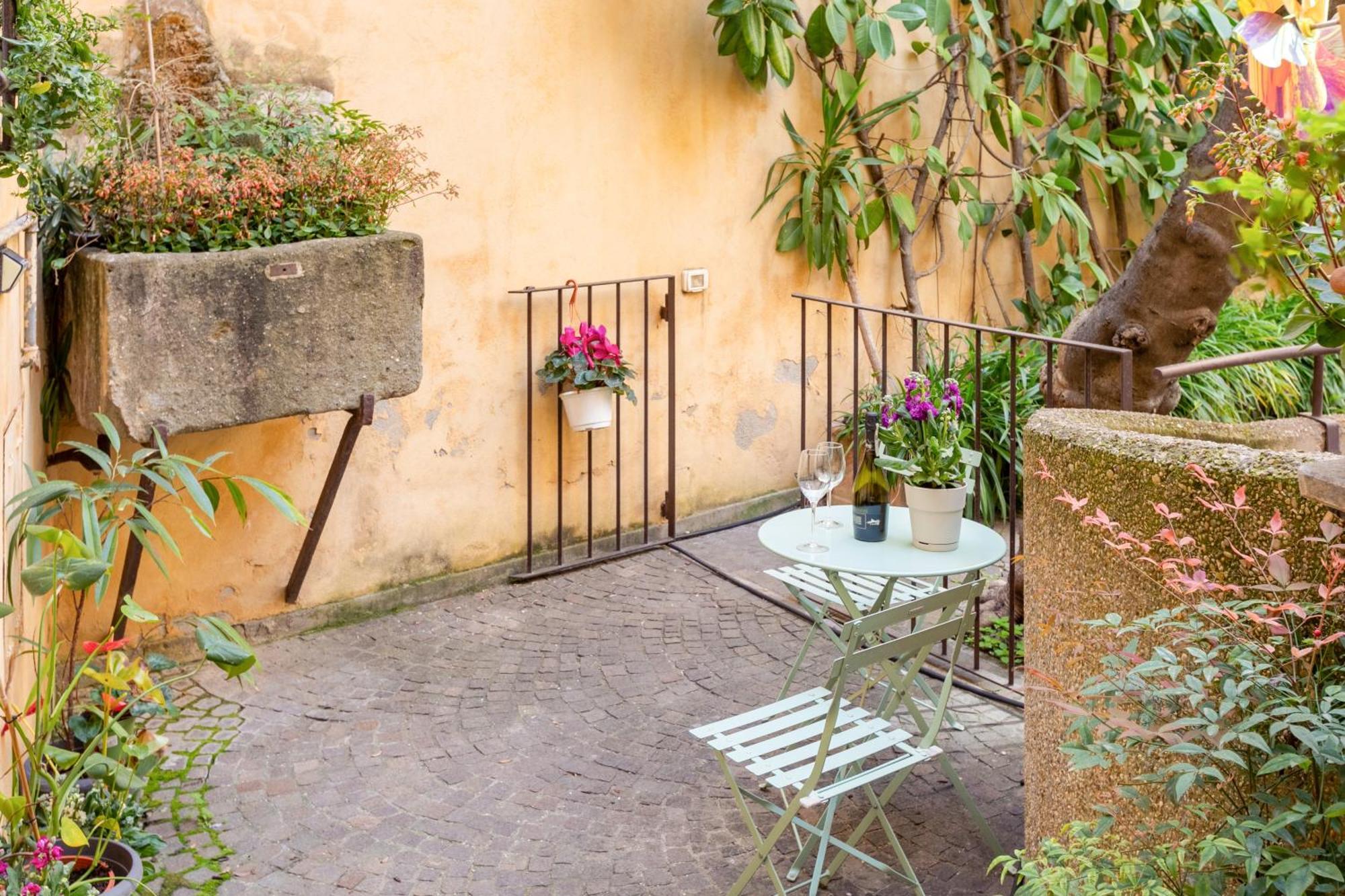 Quiet Trevi Fountain Apartment With Patio And Backyard Roma Exterior foto